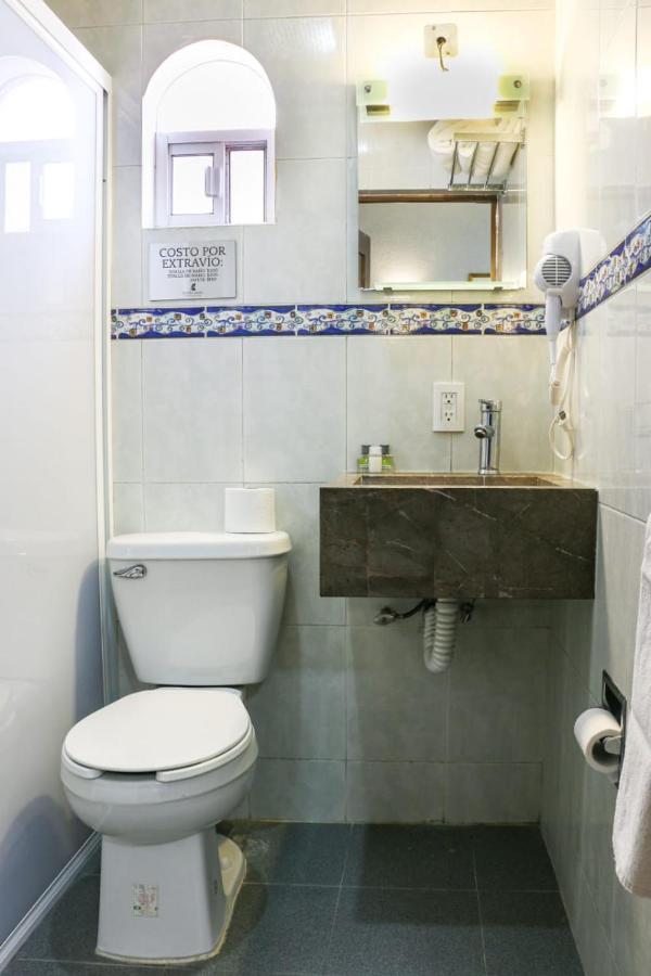 Suites Bajio León de los Aldamas Extérieur photo