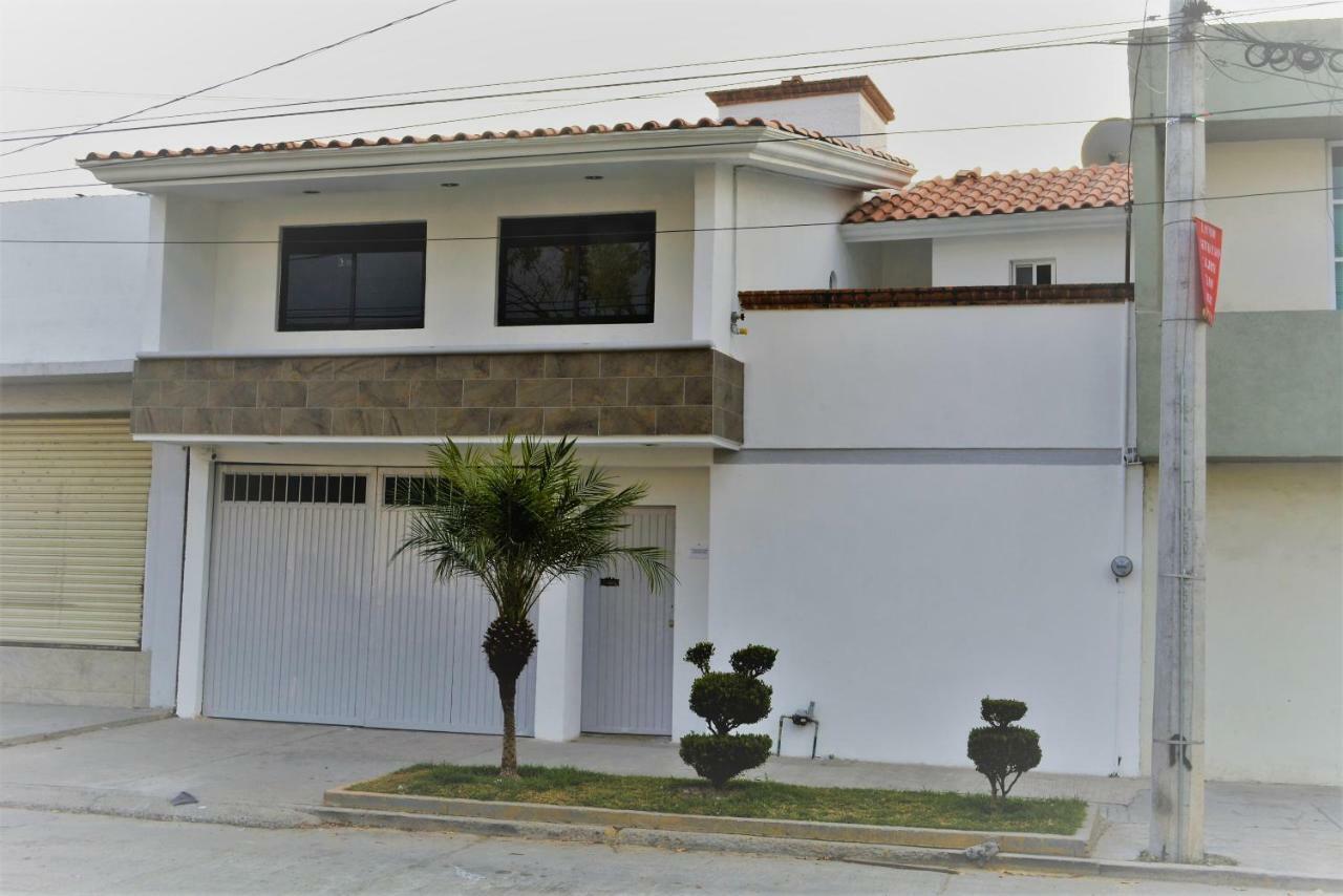 Suites Bajio León de los Aldamas Extérieur photo