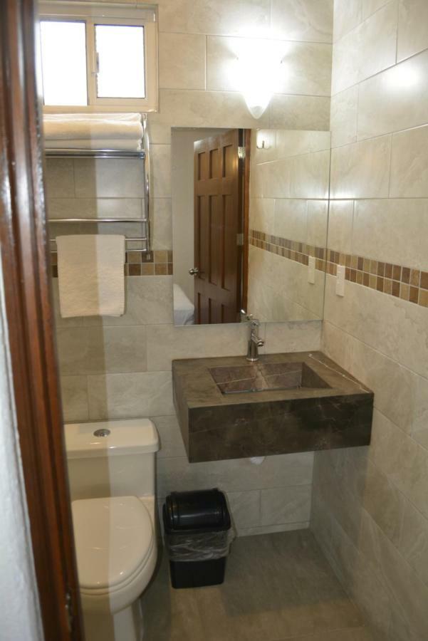 Suites Bajio León de los Aldamas Extérieur photo