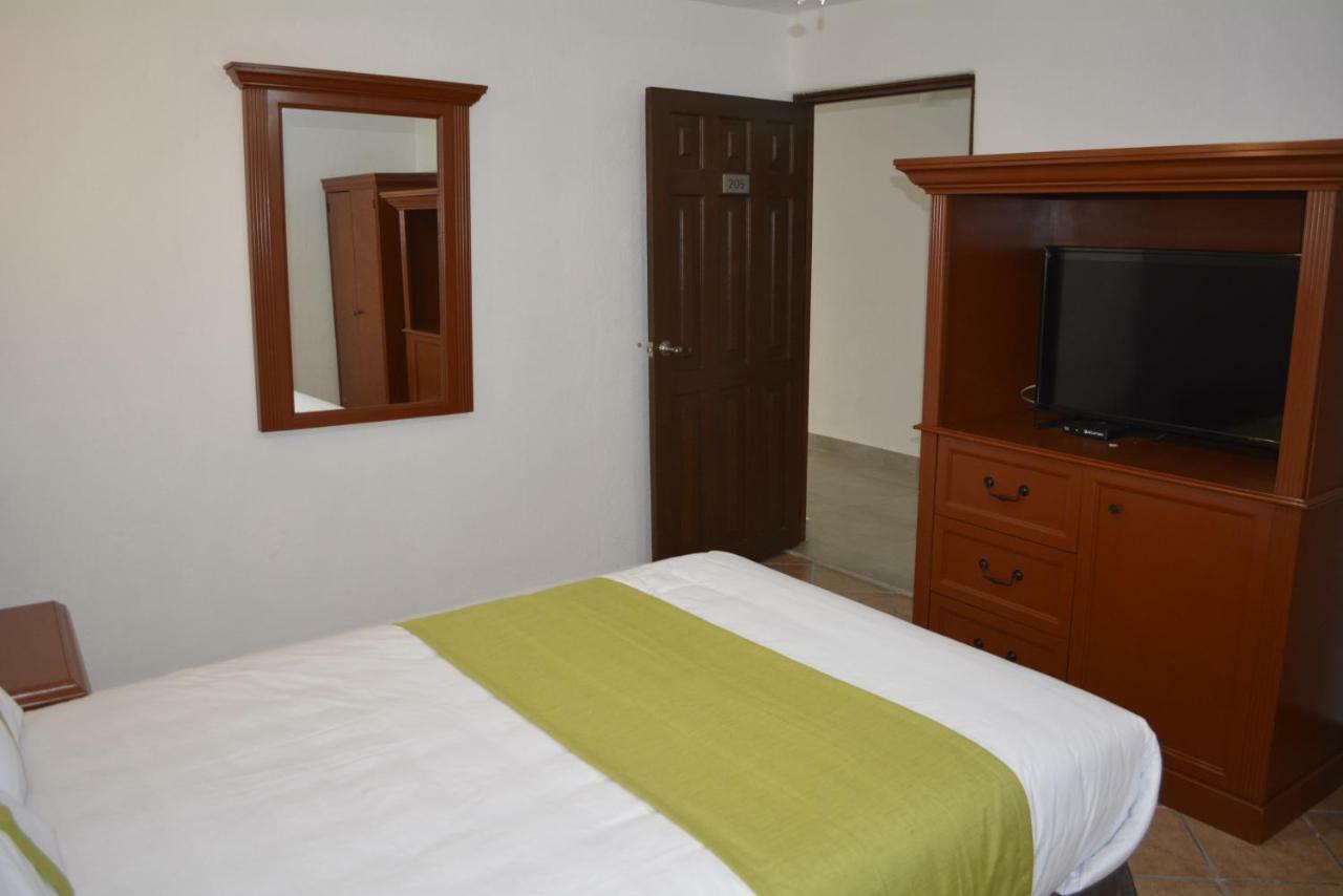 Suites Bajio León de los Aldamas Extérieur photo